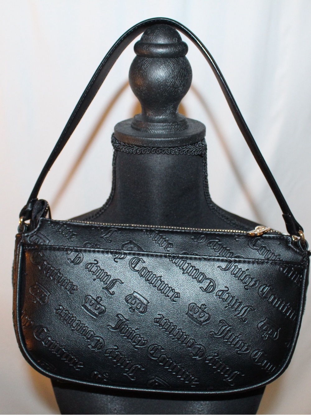 Juicy Couture Shoulder Bag with Gold Charm Chain - Picture 3 of 11